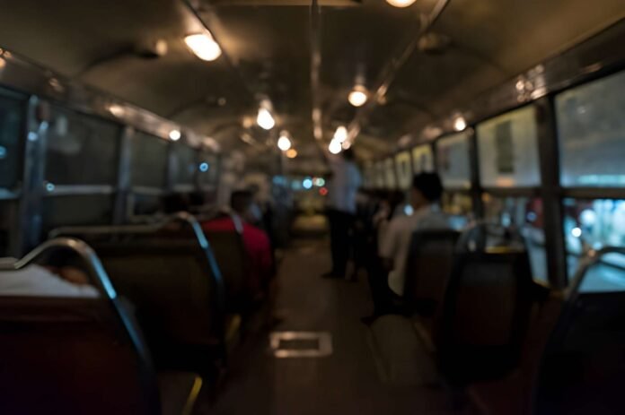 Suasana Bus - Holopis