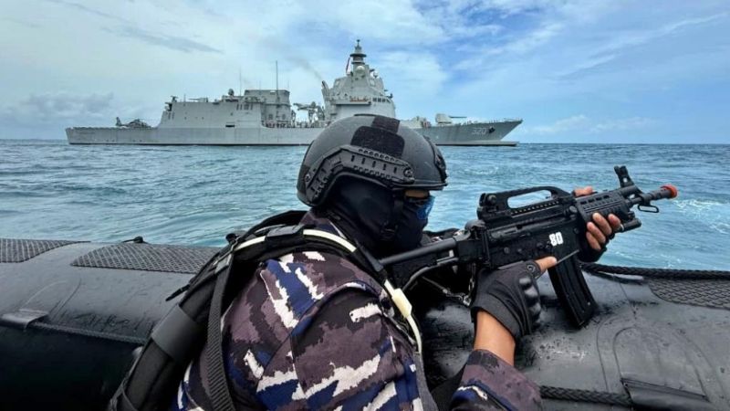 TNI AL gelar Latihan anti akses dan anti amfibi._Holopis