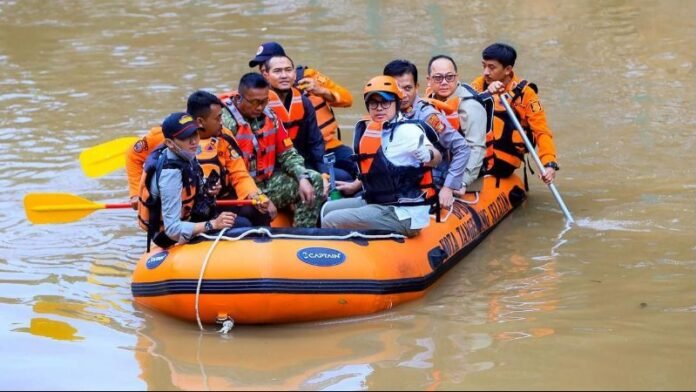 Tangsel menangani cemaran residu zat-zat kimia yang mencemari Kali Jaletreng hingga Sungai Cisadane._Holopis