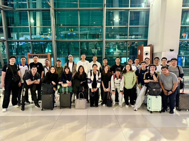 Tim Pelatnas Badminton Indonesia yang berangkat menuju London untuk All England 2026 - Holopis