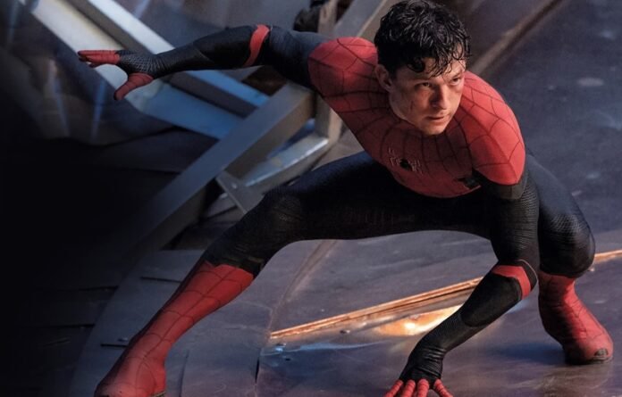 Tom Holland Holopis