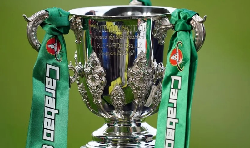 Trofi Carabao Cup 2025-2026 - Holopis