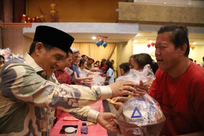 Wamenag Romo Muhammad Syafi'i Imlek 2026 - Holopis