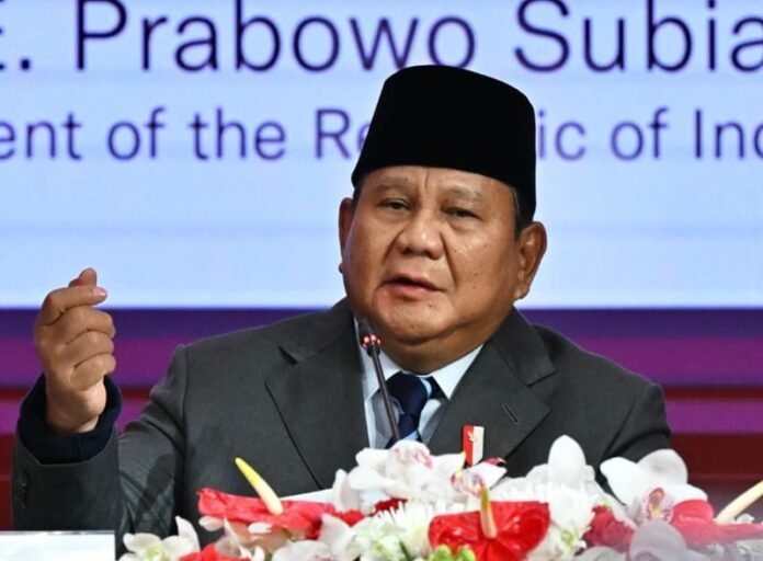 Presiden Prabowo Subianto Saat Hadir Di Sesi Roundtable Pada Business Summit Di Washington Dc Holopis 1