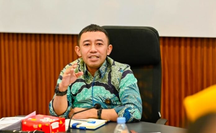 Aiman Adnan Holopis 1