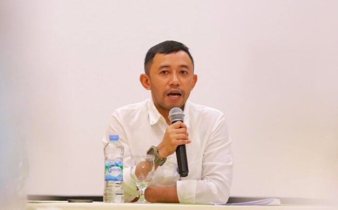 Aiman Adnan - Holopis