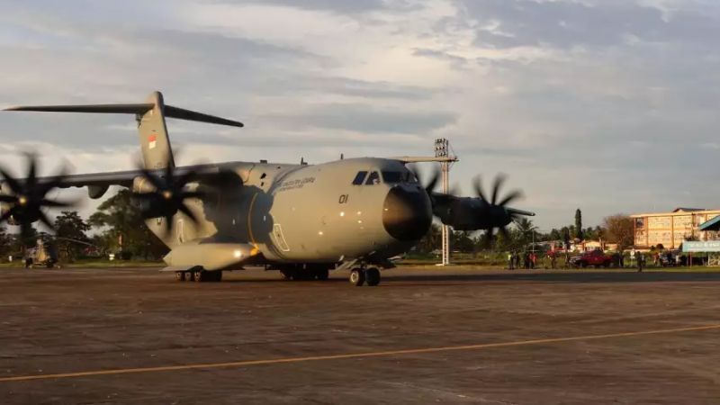 Perdana! Pesawat Jumbo A400M Mendarat di Merauke, Perkuat Logistik TNI AU 1 Airbus A400m 2 Holopis