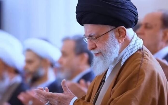 Pemimpin tertinggi Iran Ayatollah Ali Khamenei._Holopis
