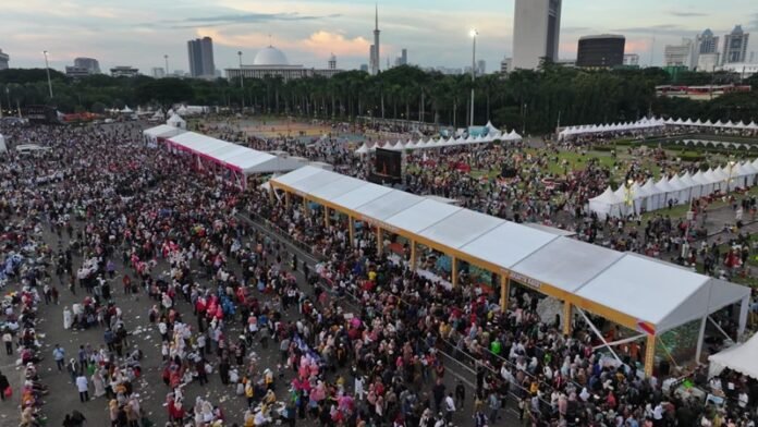 Bazar Rakyat Di Kawasan Monas Holopis