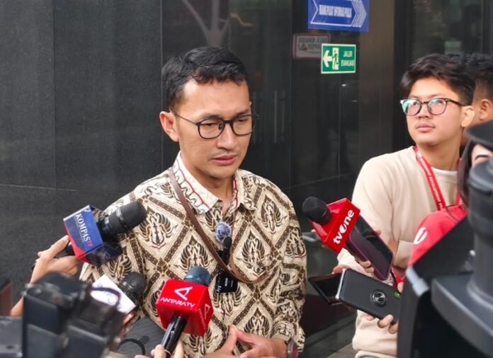 Budi Kpk Holopis