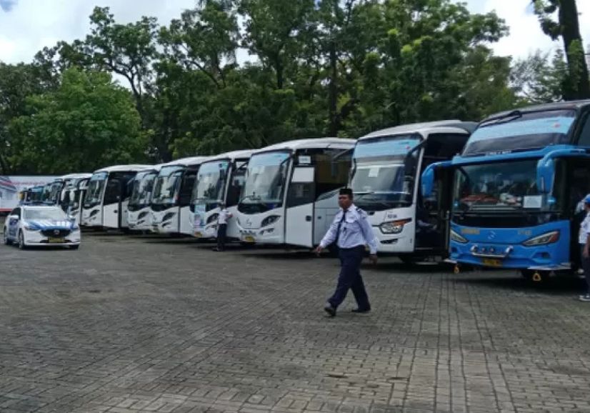 Bus Pemprov Sulsel Holopis