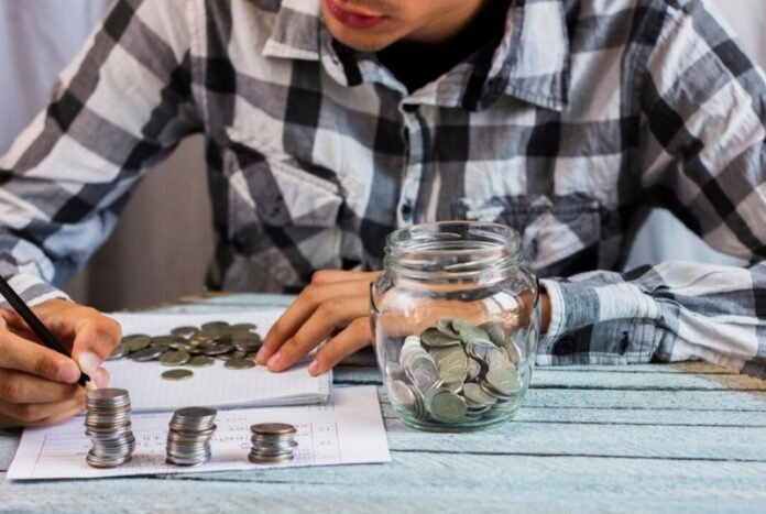 Ilustrasi Mengatur Keuangan