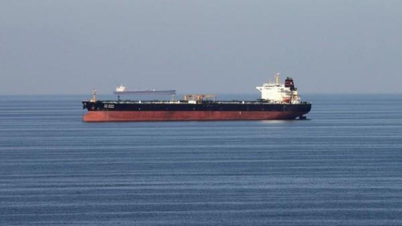 Kapal Lewat Selat Hormuz Holopis