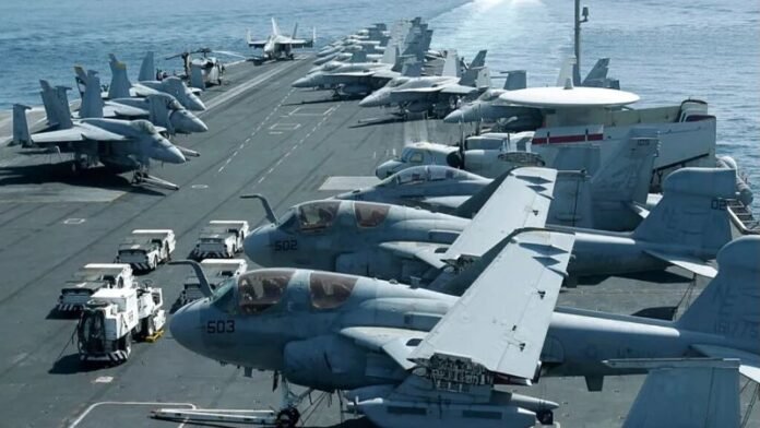 Kapal induk milik Amerika Serikat, USS Abraham Lincoln._Holopis