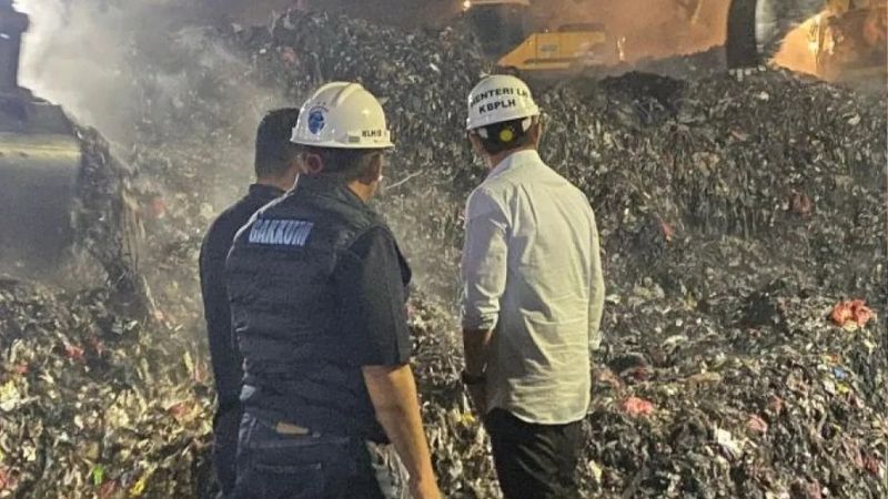 Menteri Lingkungan Hidup Hanif Faisol Nurofiq Holopis