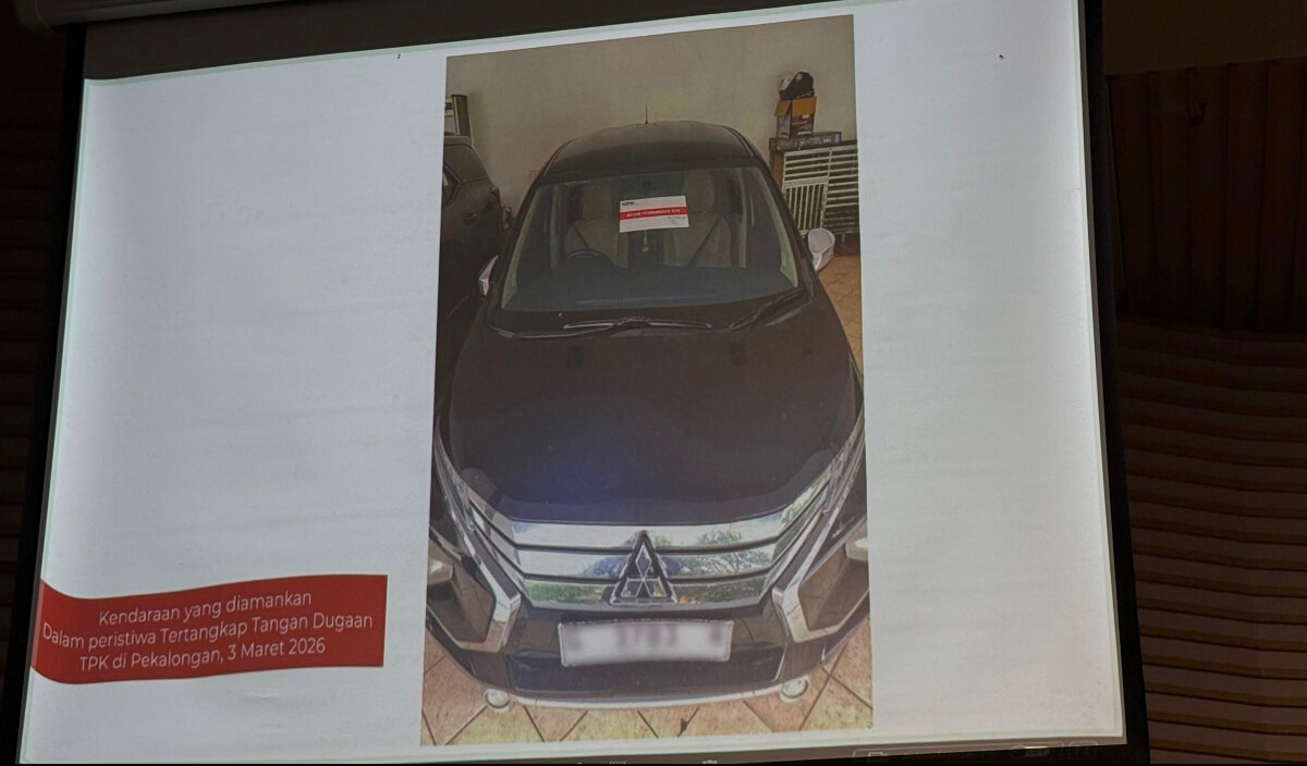 Mobil Milik Fadia Arafiq Holopis
