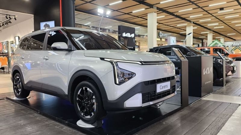 Pameran Kia Di Mal Holopis