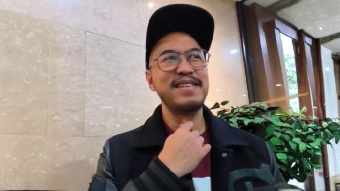 Pandji Pragiwaksono Holopis