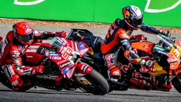 Pedro Acosta dan Marc Maquez MotoGP Thailand 1 - Holopis