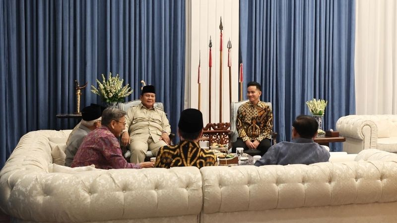 Prabowo Dan Mantan Presiden Holopis