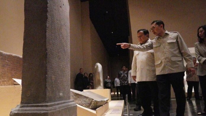 Presiden Prabowo Dan Menbud Fadli Zon Holopis