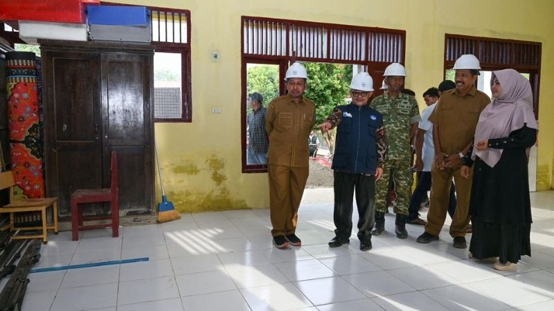 Revitalisasi 72 Sekolah Di Pidie Jaya Holopis