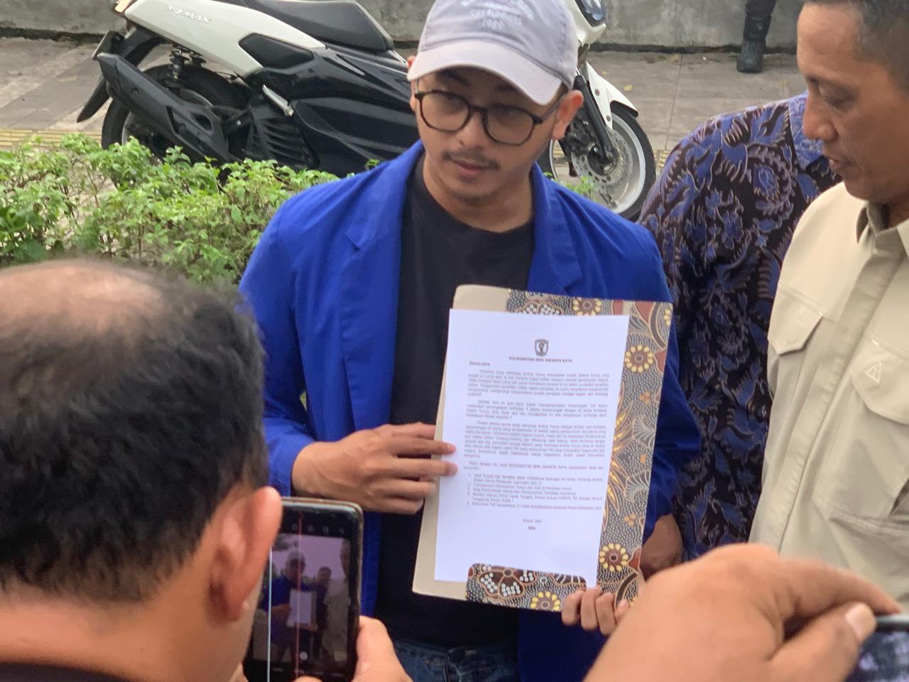 Rizki Baihaki Saat Demo Di Tni Al