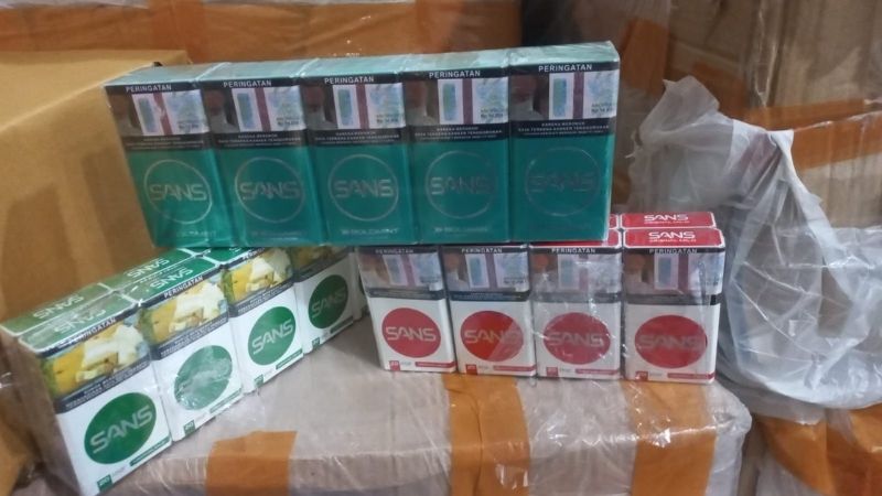 Rokok Ilegal Holopis