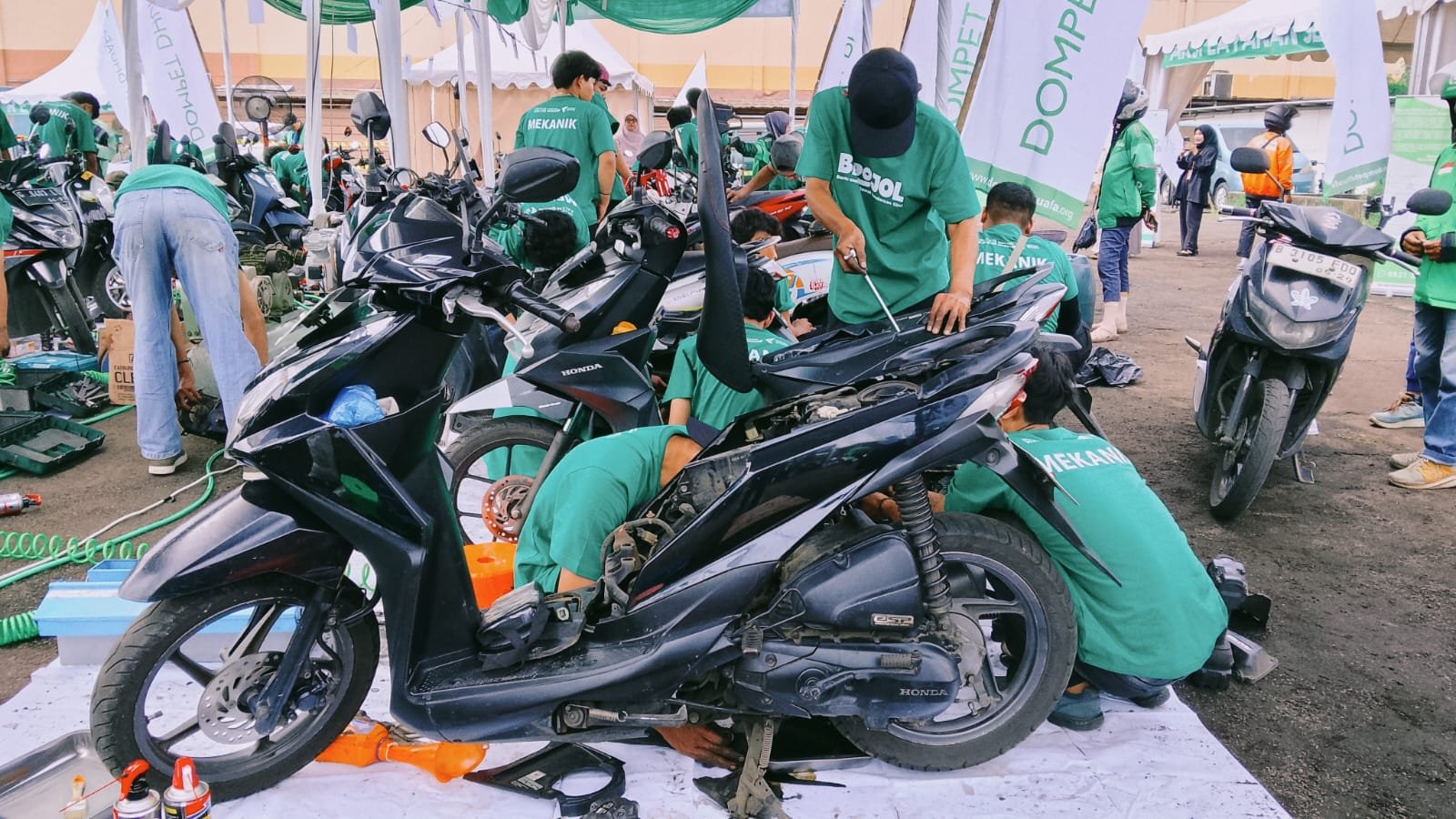 Service Motor Oleh Dompet Dhuafa
