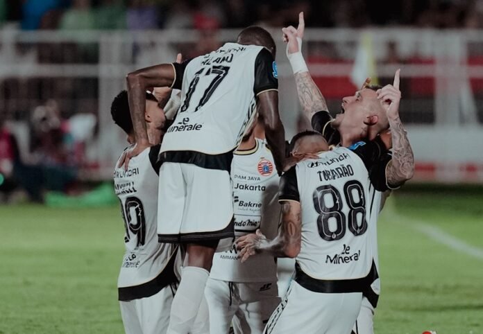 Skuad Persija Jakarta Saat Pertandingan Super League Holopis
