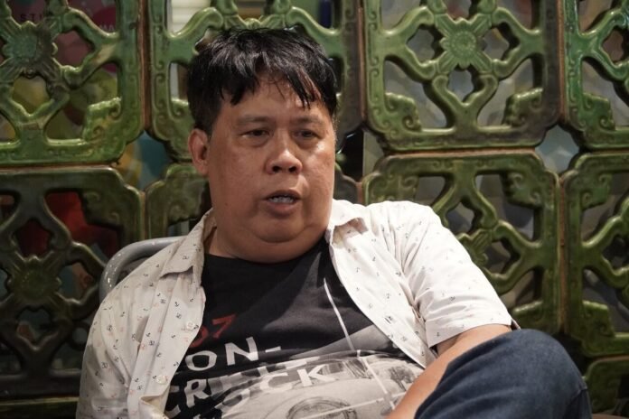 Uchok Sky Khadafi Holopis