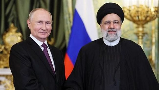 Vladimir Putin dan Ebrahim Raisi Amis