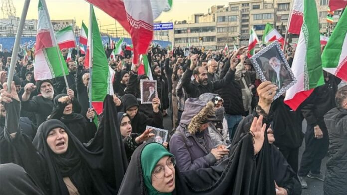 Warga Iran demo kutuk AS-Israel pasca wafatnya Ali Khamenei_Holopis