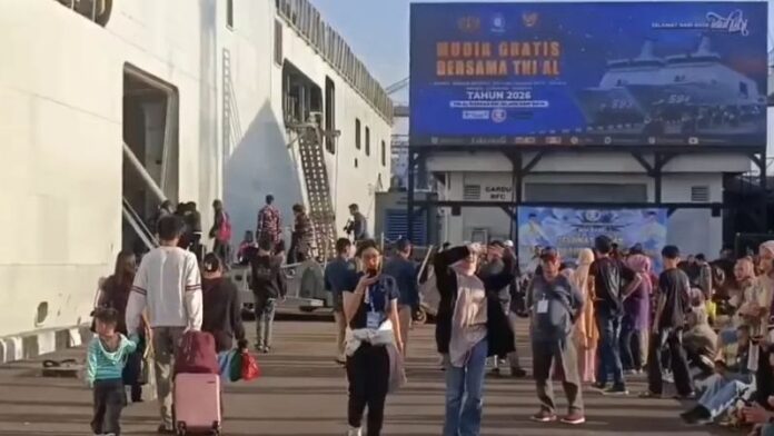 Mudik Dengan Kri Semarang 594 Holopis