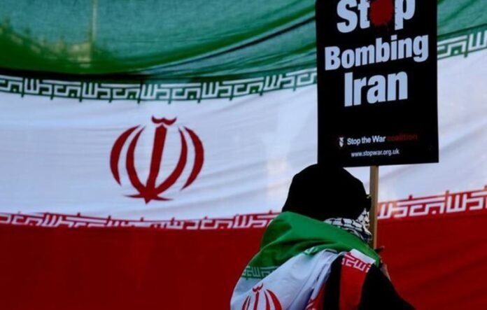 Aksi Bela Iran Holopis