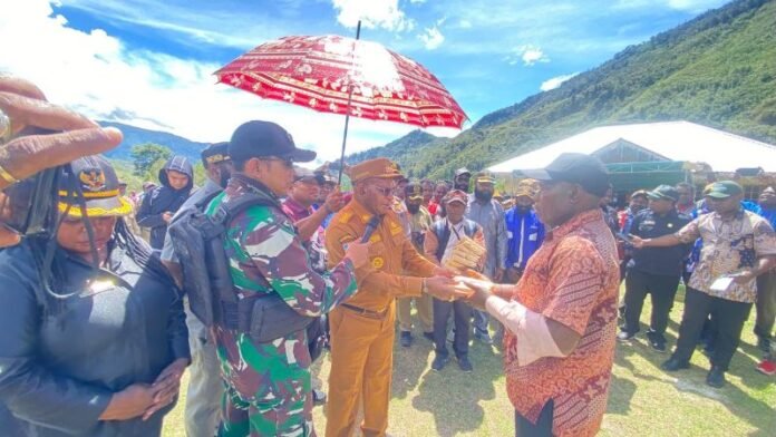 Bantuan Papua Holopis