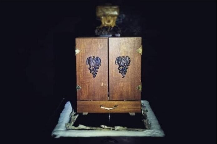 Dybbuk Box