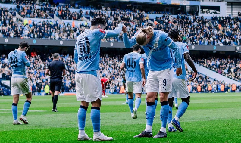 Erling Haaland Dan Skuad Manchester City Saat Selebrasi Gol Lawan Liverpool Di Perempat Final Piala Fa Holopis