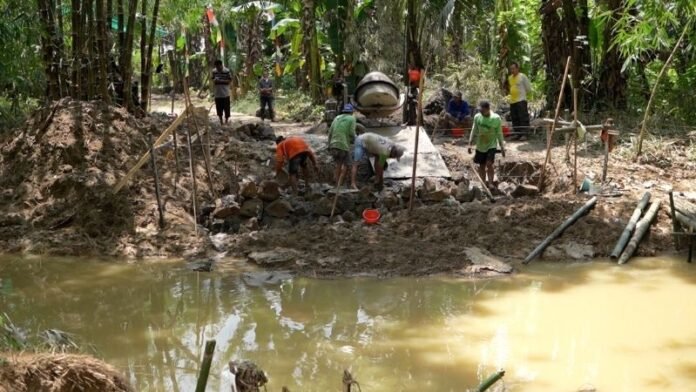 Jembatan Sasak Boyolali Holopis