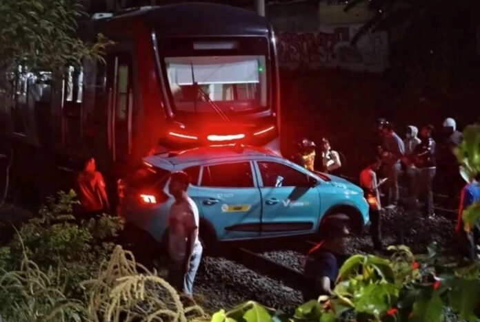 Kecelakaan Kereta Krl Dan Argo Bromo Anggrek Holopis