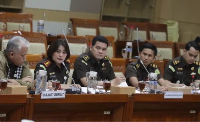 Kejaksaan Negeri Karo Saat Rpdu Di Komisi Iii Dpr Ri