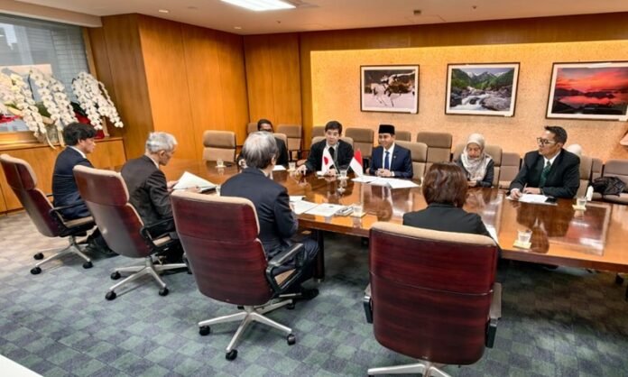 Menhut Raja Juli Saat Pertemuan Dengan Menteri Lingkungan Hidup Jepang Ishihara Hirotaka Di Tokyo Holopis