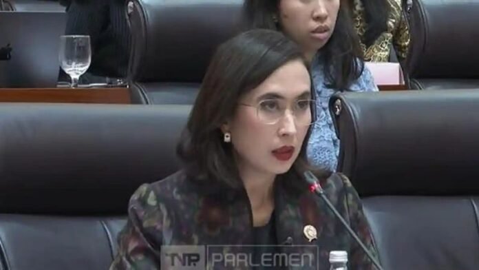 Menteri Pariwisata Holopis