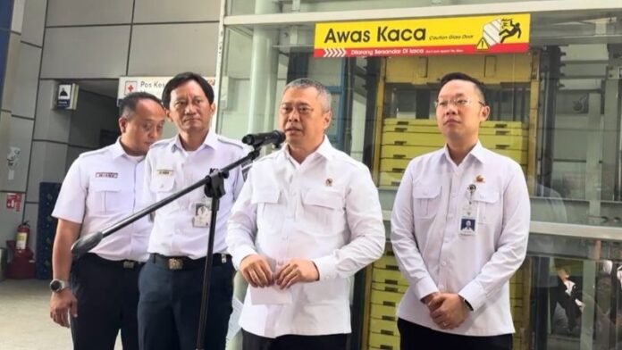 Menteri Perhubungan Holopis