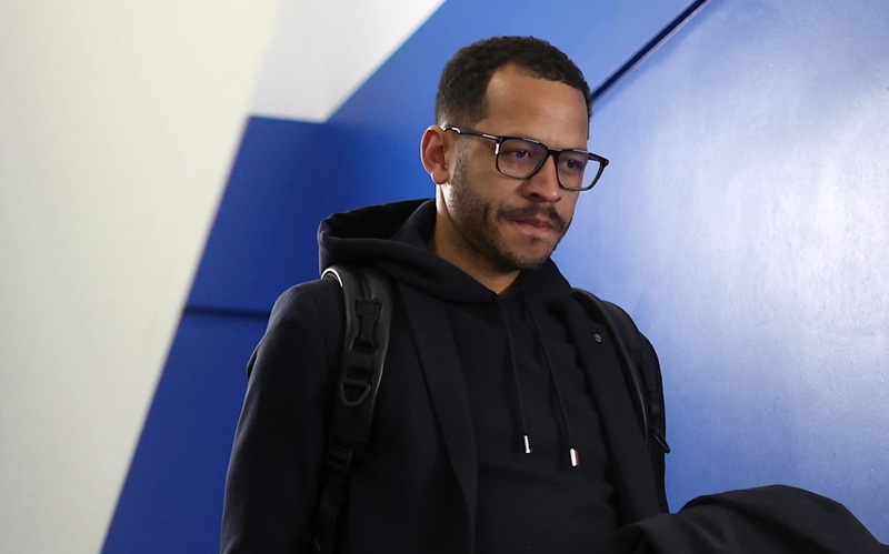 Pelatih Chelsea Liam Rosenior Holopis