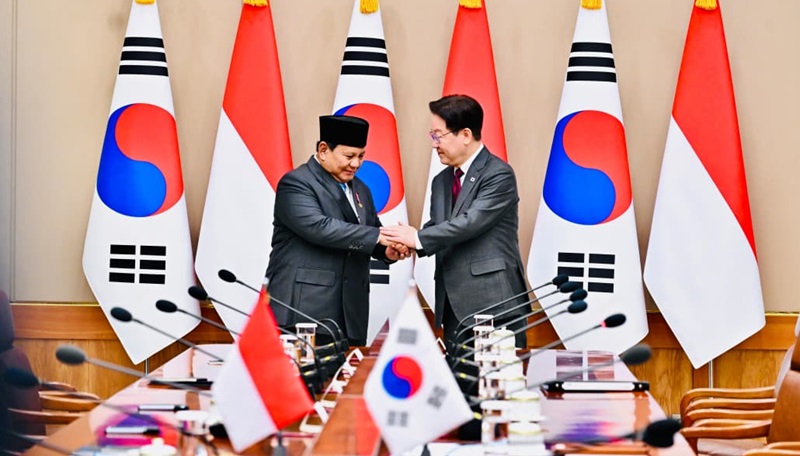 Presiden Prabowo Dan Presiden Lee Jae Myung Saat Pertemuan Bilateral Holopis 1