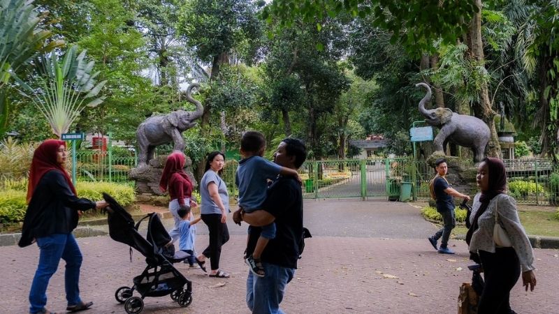 Ragunan Holopis