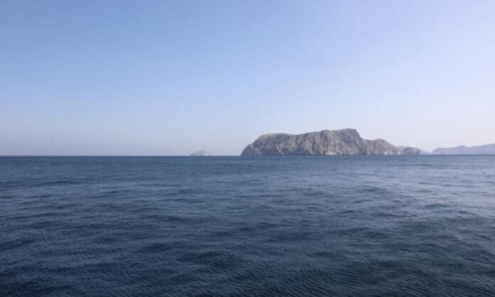 Selat Hormuz Holopis