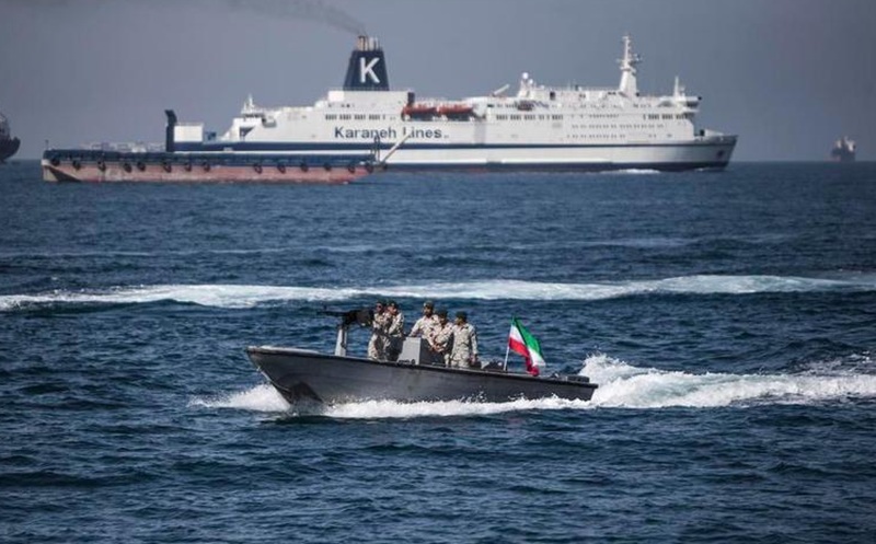 Selat Hormuz Holopis