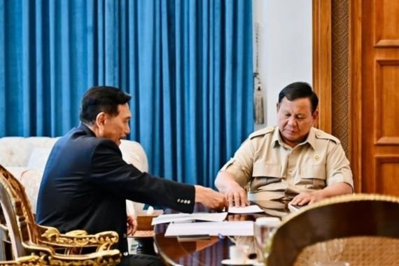 Holopis Presiden Prabowo Subianto Menerima Ketua Dewan Ekonomi